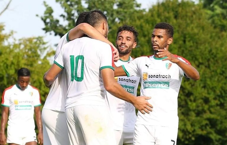 يوسف بلايلي يوسف بلايلي نجم منتخب الجزائر