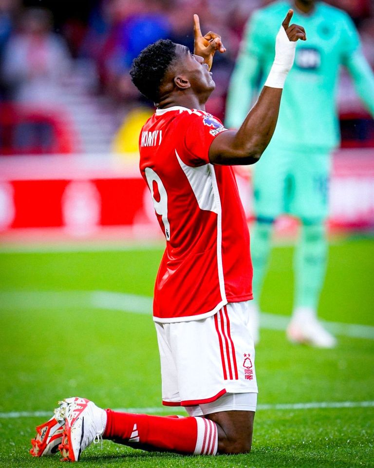 تايو أيونيي محمد صلاح نجم ليفربول