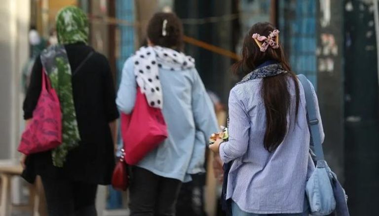نساء في أحد شوارع إيران "أرشيفية"
