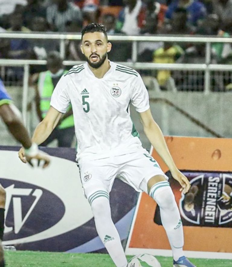 أحمد توبة مدافع الجزائر أحمد توبة مدافع الجزائر