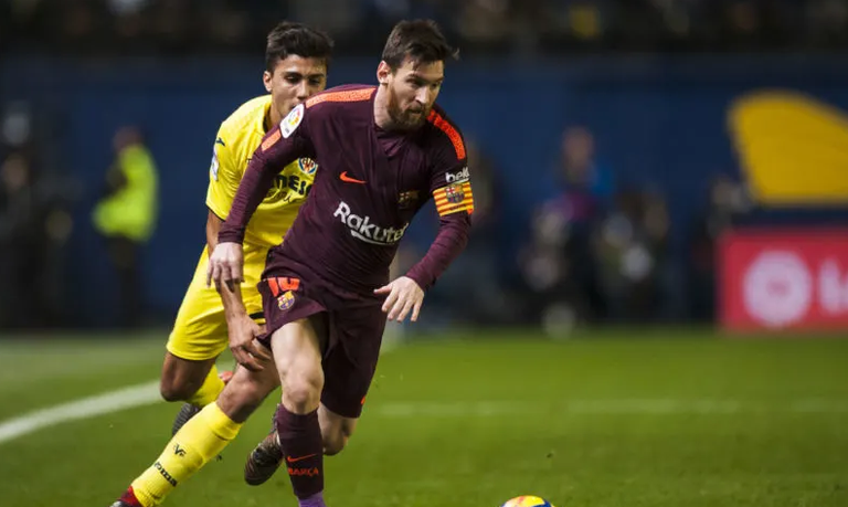 ميسي في ملعب فياريال برشلونة وفياريال الموسم الماضي