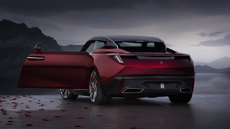 سيارة La Rose Noire Droptail الجديدة من رولز رويس