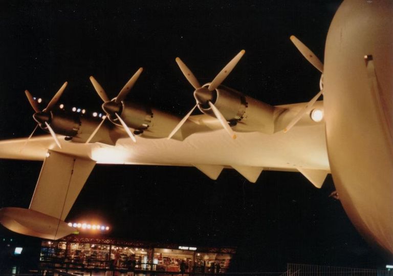 Hughes H-4 Hercules- موقع simpleflying طائرة ناسا M2-F1- موقع simpleflying