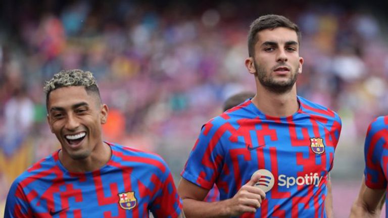 فيران توريس ورافينيا لامين يامال لاعب برشلونة