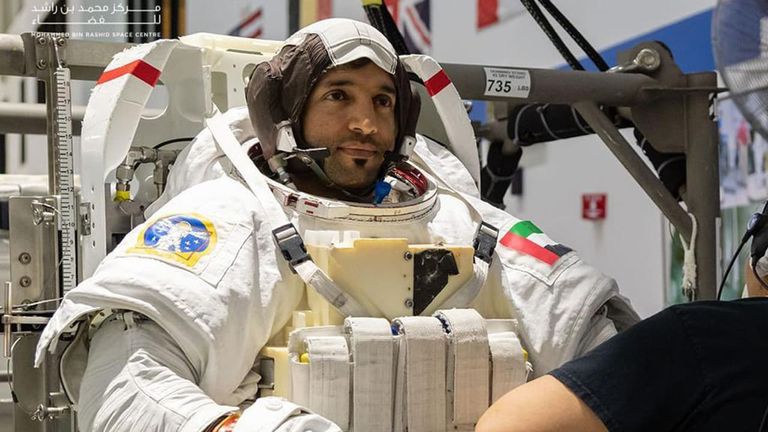 رائد الفضاء الإماراتي سلطان النيادي
