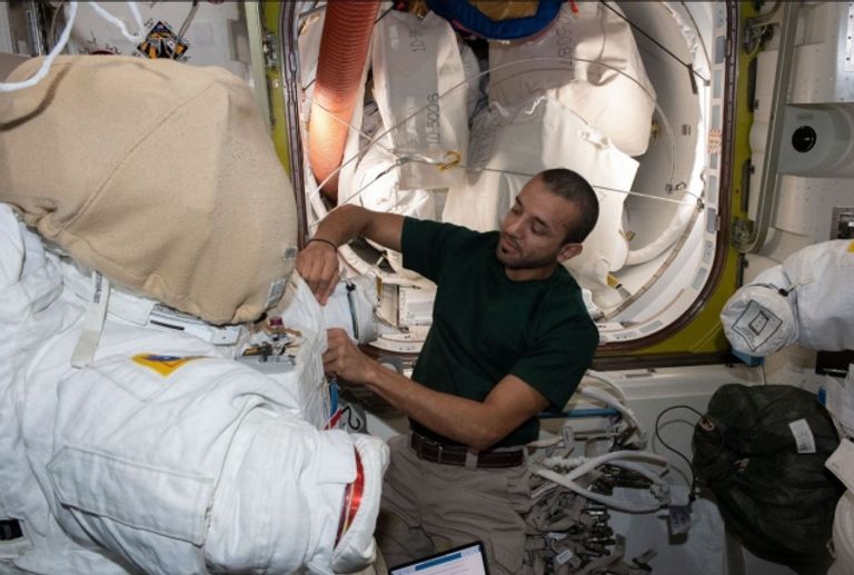 رائد الفضاء الإماراتي سلطان النيادي