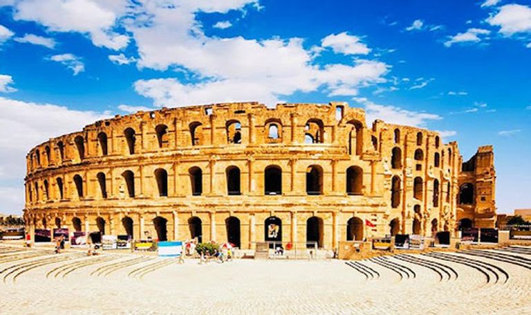مدرج الجم أحد أفضل أماكن السياحة في المنستير السياحة في المنستير.. وجهة سياحية تونسية رائعة