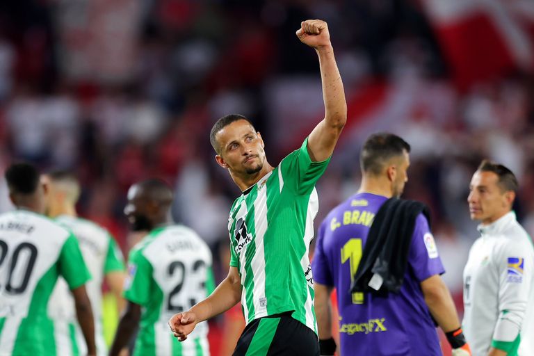 لويز فيليبي لويز فيليبي مدافع ريال بيتيس