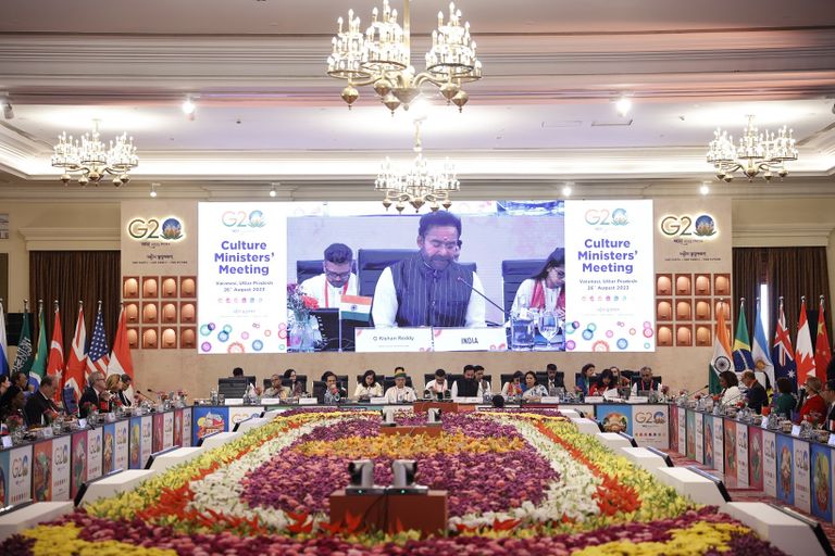 اجتماع وزراء الثقافة لمجموعة العشرين الذي عُقد في مدينة فاراناسي بالهند الشيخ سالم بن خالد القاسمي وزير الثقافة والشباب الإماراتي- وام