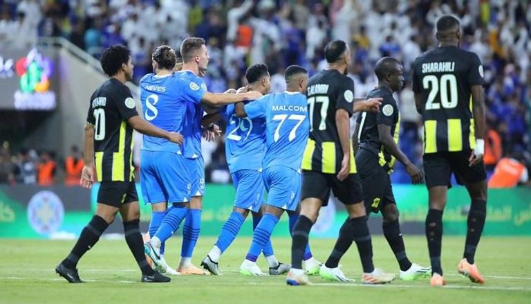 القنوات الناقلة لمباراة الهلال والاتحاد