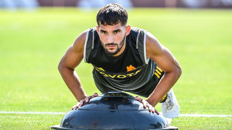 حسام عوار حسام عوار نجم روما