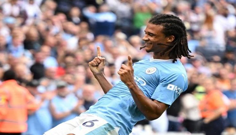 ناثان أكي مدافع مانشستر سيتي