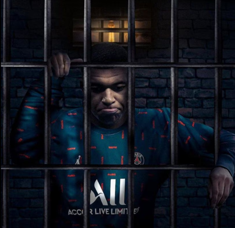 كيليان مبابي لاعب باريس سان جيرمان