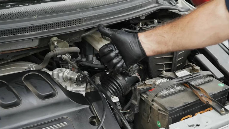 أعراض تلف ناقل الحركة في السيارة أسباب وأعراض تلف ناقل الحركة في السيارة