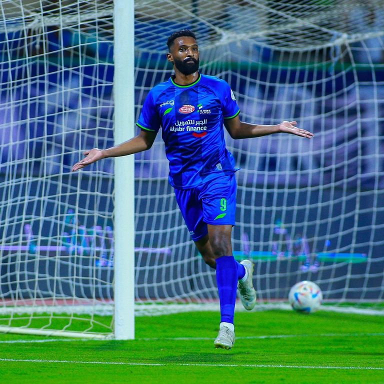فراس البريكان لاعب الأهلي السعودي الجديد فراس البريكان بقميص الفتح
