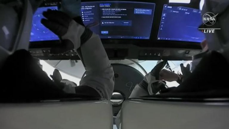 المهندس عدنان الريس مدير مهمة طموح زايد 2 - أرشيفية