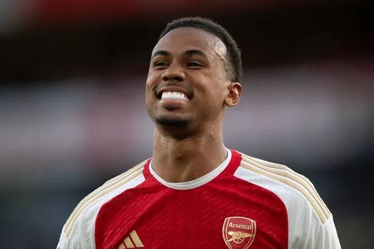 غابريل ماغالايس محمد النني وتوماس بارتي