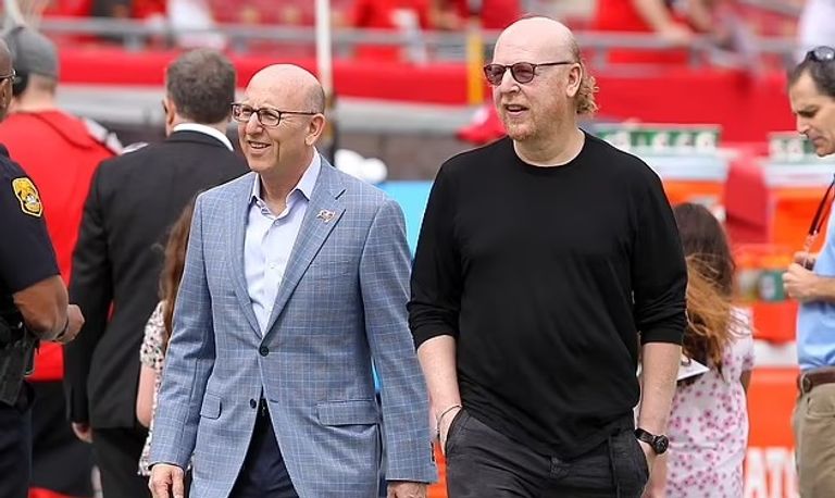 عائلة غليزر المالكة لنادي مانشستر يونايتد عائلة غليزر المالكة لنادي مانشستر يونايتد