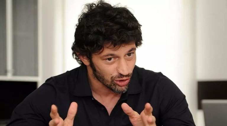 اللاعب البرازيلي الشهير روماريو