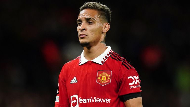 أنتوني لاعب مانشستر يونايتد ماسون غرينوود لاعب مانشستر يونايتد المعار إلى خيتافي