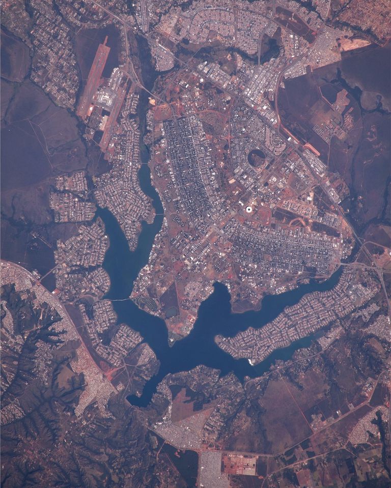 كاميرا النيادي جابت العالم من الفضاء