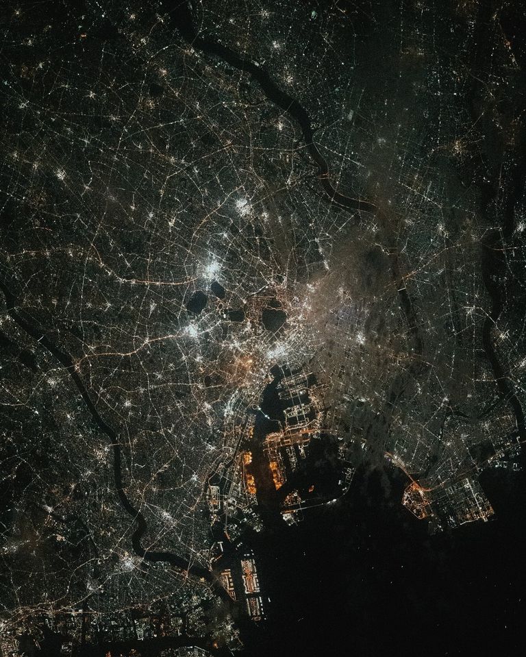 كاميرا النيادي جابت العالم من الفضاء