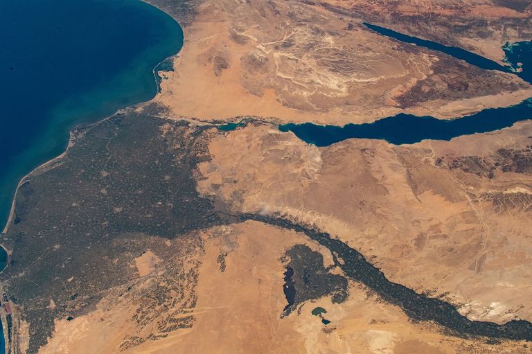 كاميرا النيادي جابت العالم من الفضاء