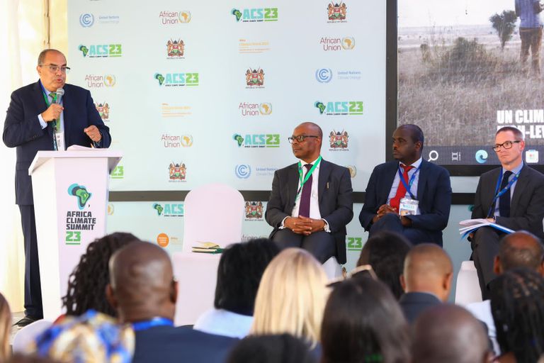 الدكتور محمود محيي الدين خلال مشاركته بقمة المناخ الأفريقية الأولى