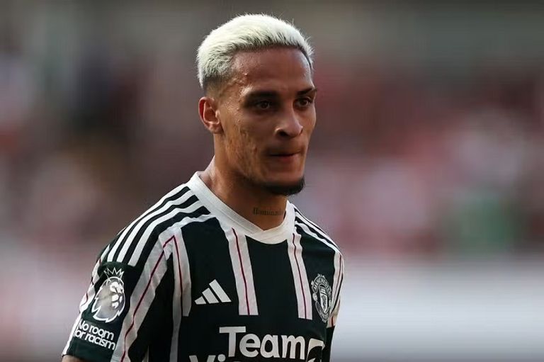 البرازيلي أنتوني سفيان أمرابط لاعب مانشستر يونايتد الجديد