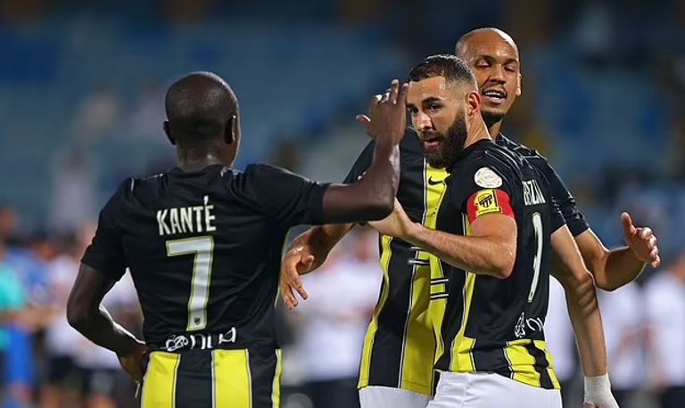 فريق الاتحاد الأهلي والاتحاد في كأس العالم للأندية 2005