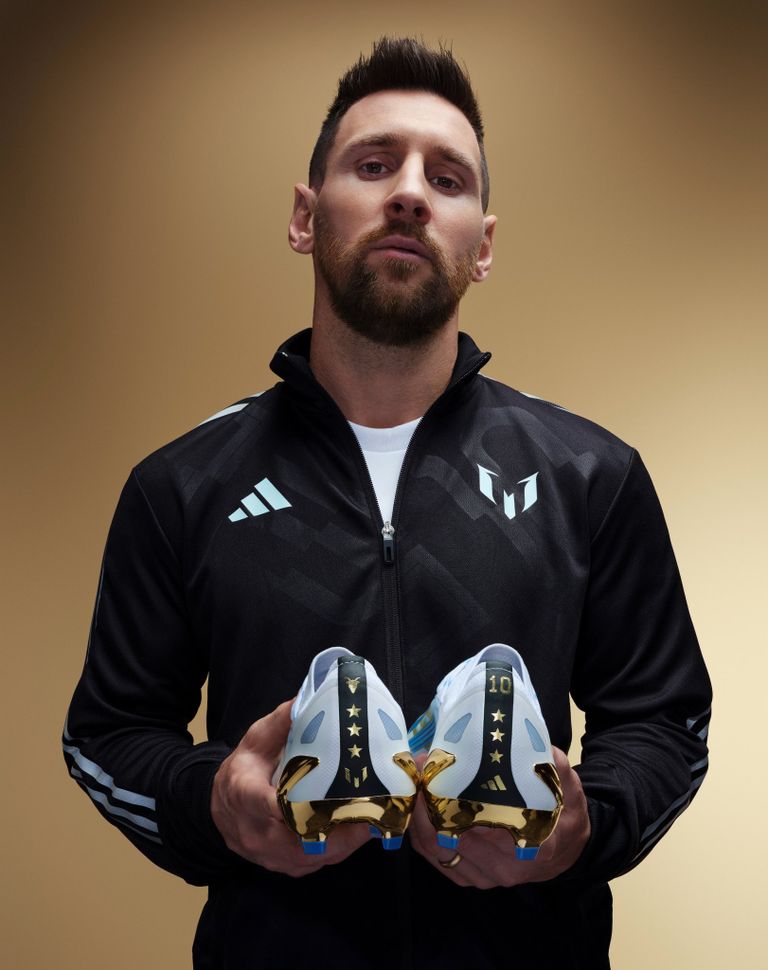 ليونيل ميسي قائد منتخب الأرجنتين