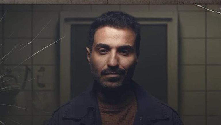 الممثل أحمد فهمي في لقطة من مسلسل "سفاح الجيزة"