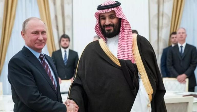 لقاء سابق بين ولي عهد السعودية محمد بن سلمان ورئيس روسيا فلاديمير بوتين
