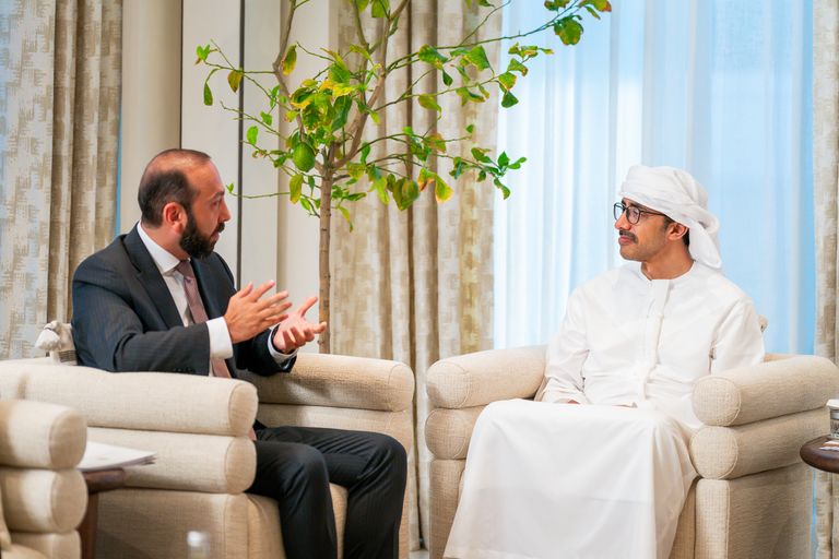 جانب من لقاء الشيخ محمد بن زايد آل نهيان ووزير خارجية أرمينيا