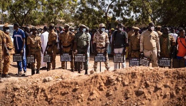أسماء جنود قتلوا في مجزرة سابقة في بوركينا فاسو