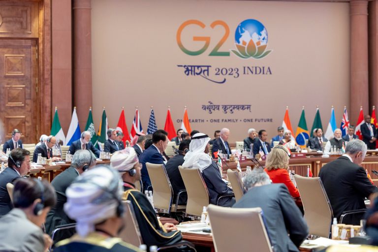 الشيخ محمد بن زايد آل نهيان رئيس دولة الإمارات وولي العهد السعودي والمستشار الألماني على هامش العشرين