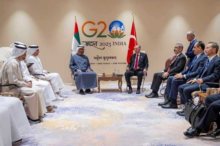 جانب من لقاء الشيخ محمد بن زايد آل نهيان وجوكو ويدودو رئيس إندونيسيا