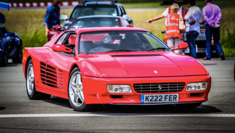 سيارة ضمن أسطول السيارات الفارهة التي تنتجها إيطاليا