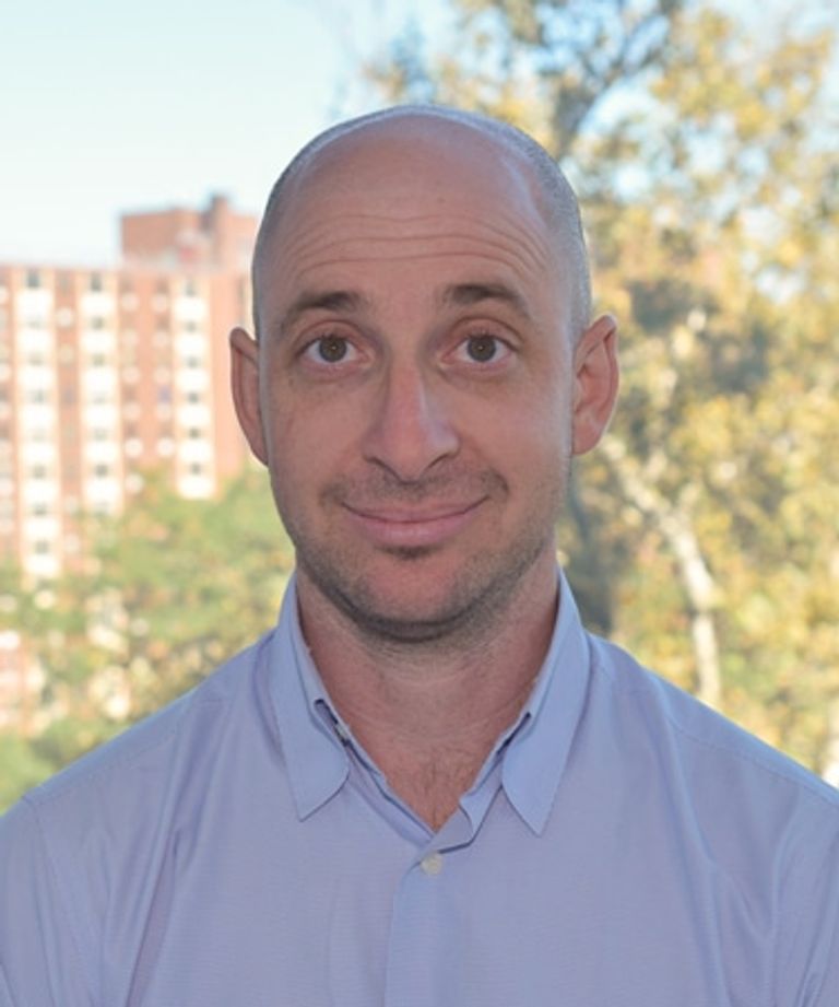 آدم براونشفايغ، من مركز أبحاث العلوم المتقدمة، بجامعة مدينة نيويورك، والباحث الرئيسي بالدراسة حلزون الحديقة