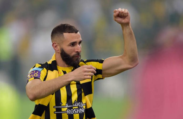 كريم بنزيما بقميص اتحاد جدة كريم بنزيما بقميص ريال مدريد