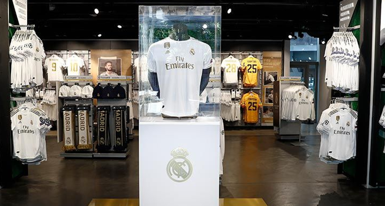 متجر ريال مدريد المال وكرة القدم
