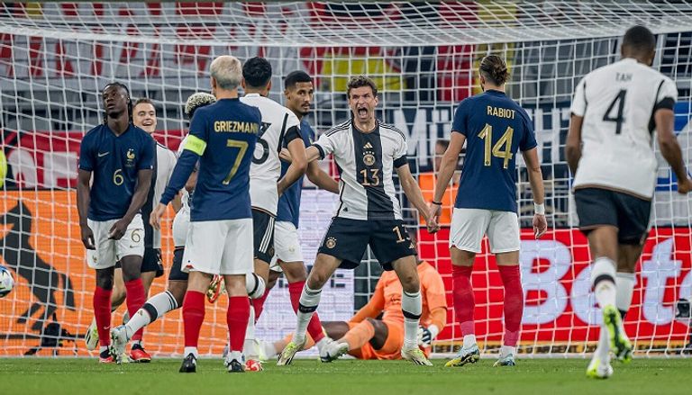 مولر يحتفل بهز شباك فرنسا