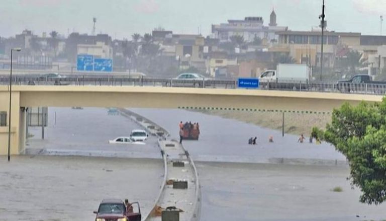العاصفة دانيال حولت شوارع ليبيا إلى أنهار