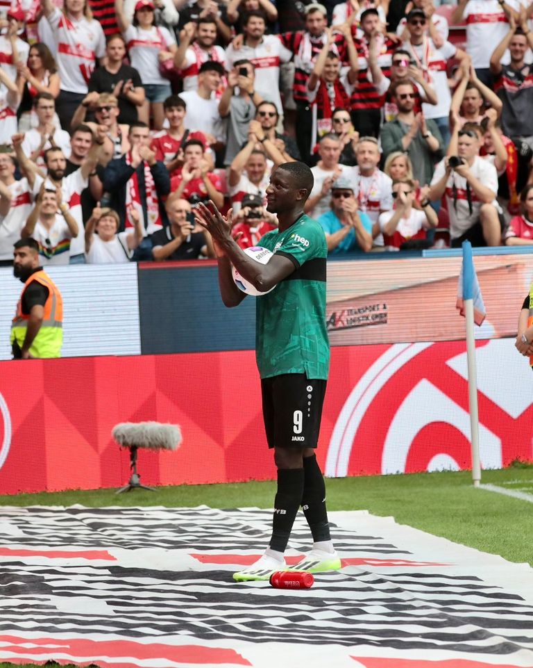 سيرهو غيراسي مهاجم شتوتغارت هداف الدوري الألماني سيرهو غيراسي مهاجم شتوتغارت الألماني