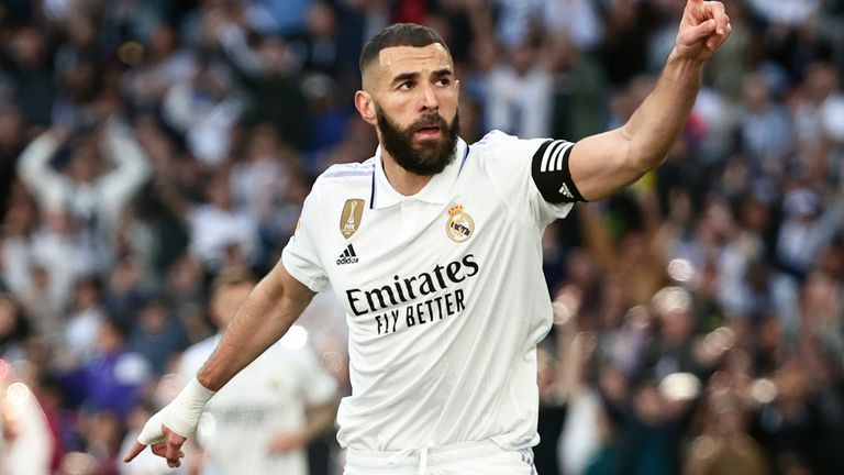 الفرنسي كريم بنزيما فريق ريال مدريد الإسباني