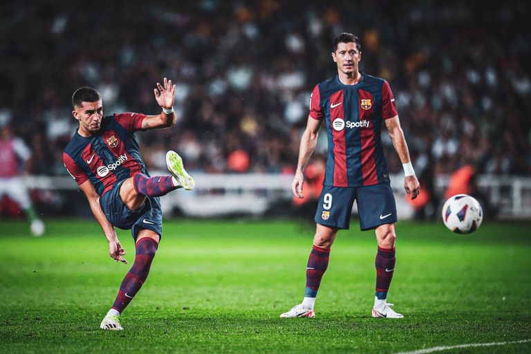 فيران توريس فيران توريس يحتفل بهدفه ضد ريال بيتيس