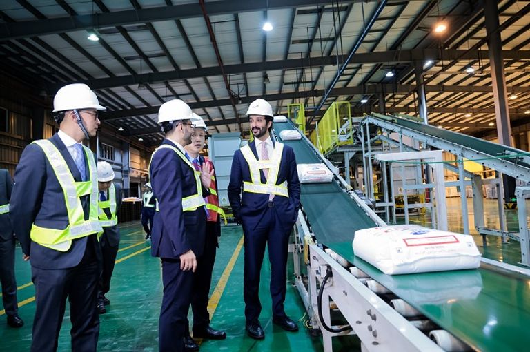 عبدالله بن طوق المري وزير الاقتصاد الإماراتي خلال مشاركته بقمة