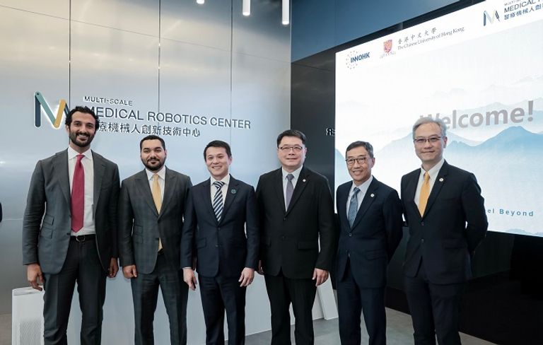 عبدالله بن طوق المري وزير الاقتصاد الإماراتي خلال مشاركته بقمة