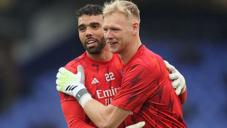 آرون رامسديل وديفيد رايا ميكيل أرتيتا مدرب أرسنال