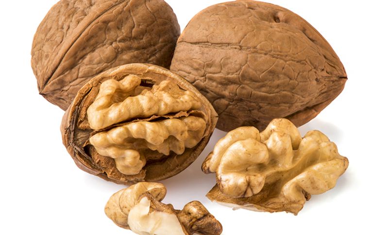 عين الجمل غني بالأوميجا 3 لتحسين المزاج أطعمة تحارب الاكتئاب